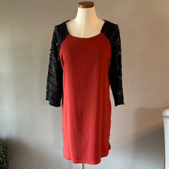 Line & Dot Dresses & Skirts - Line & Dot color block muni dress embellished beaded accent statement sleeves M